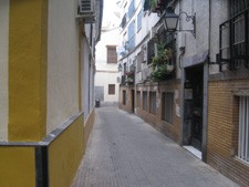 Callejón Uceda y Calle Menéndez Pelayo
